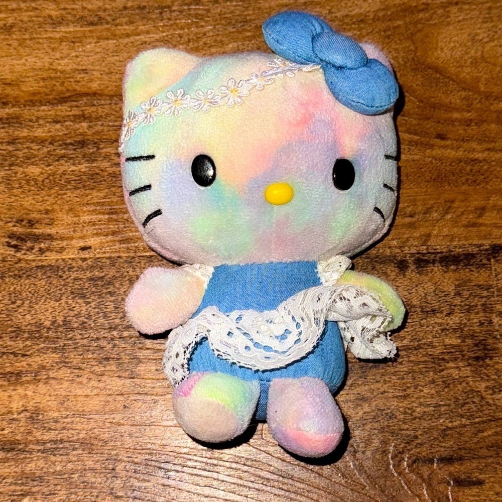Hello kitty rainbow 🐱 plush